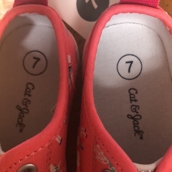 Cat and Jack sneakers size 7 - Picture 4 of 5